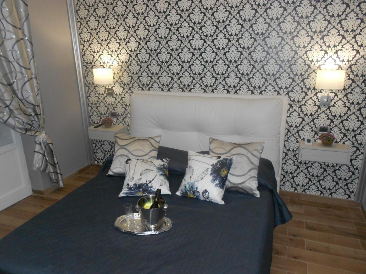 Home Syrakos B&B Siraküza Dış mekan fotoğraf